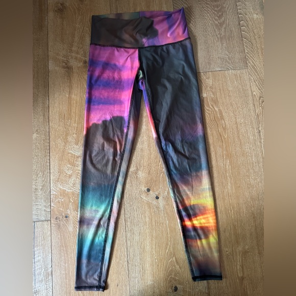Teeki Leggings and Flares Bundle - all size medium (post 2/2) - Picture 14 of 16